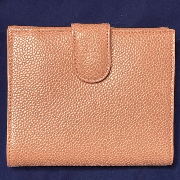 Chanel - Picture 2 of 8